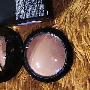 MAC MAKEUP COSMETICS MINERALIZE SKINFINISH NATURAL COLOR- DARK GOLDEN